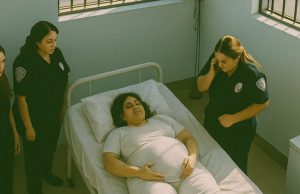 Woman gives birth in prison hospital room: midwife approaches her to examine her, then screams in horror